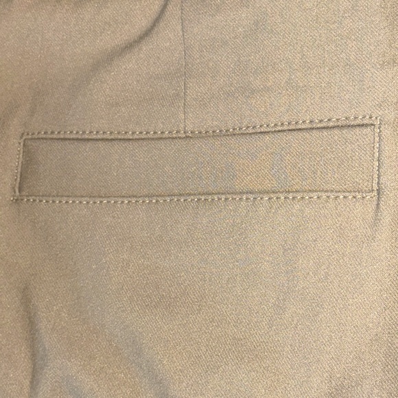 Kim Rogers Tummy control stretch beige Bermuda shorts size 16 NWOT, pull-on - Picture 3 of 12